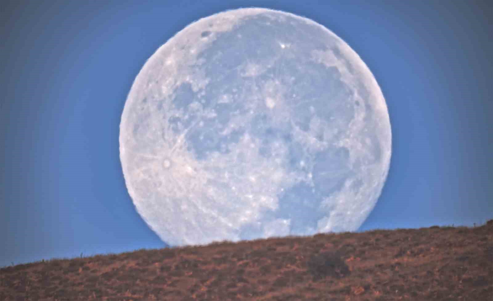 bitlis-te-etkileyici-manzara-ay-batti-gunes-dogdu