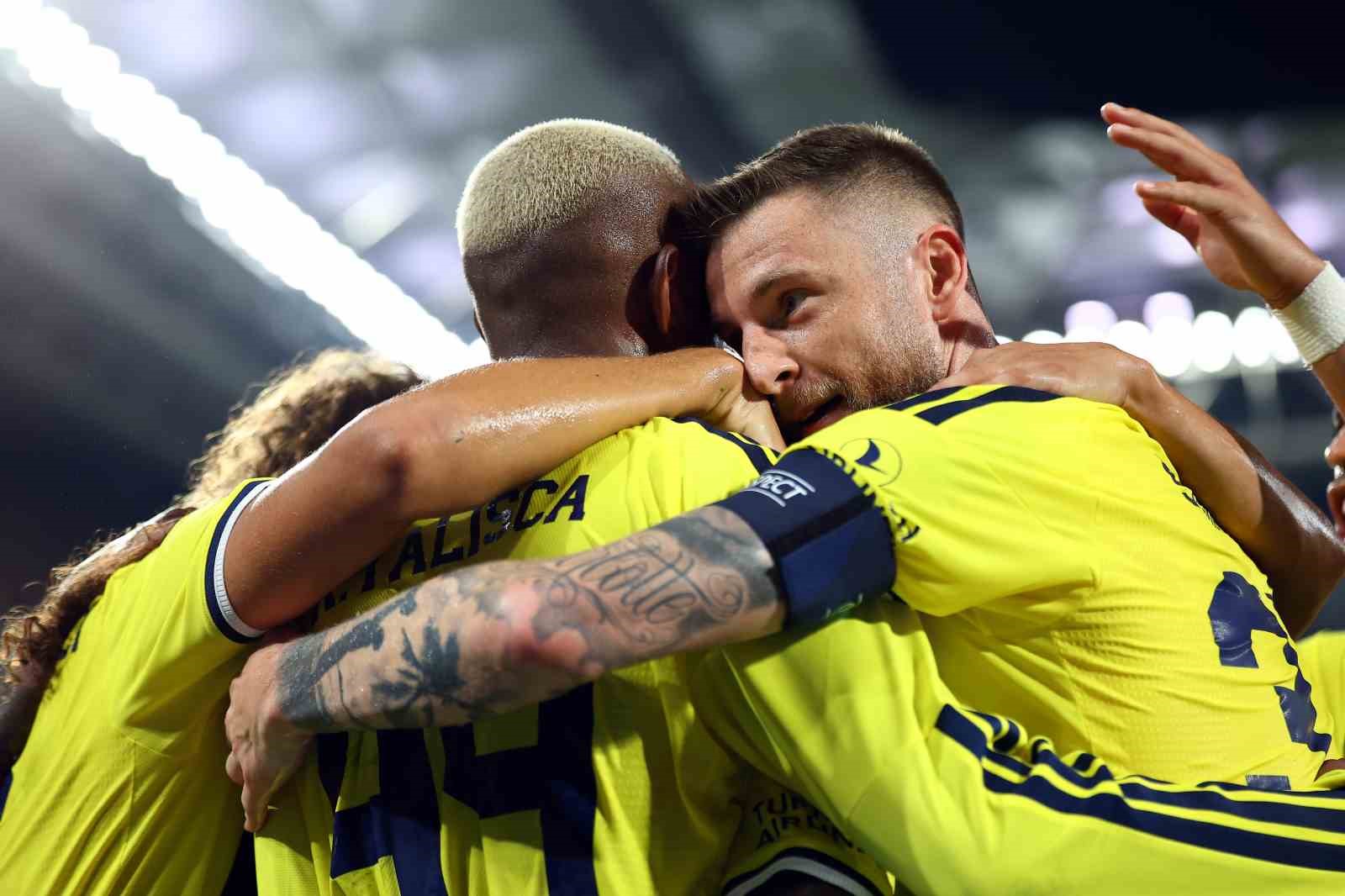 fenerbahce-polonya-ya-avantajla-gidiyor