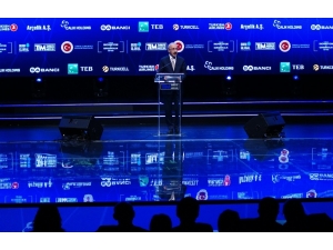 Genç Mucitler Bakan Elvan’ın Elinden Ödüllerini Aldılar