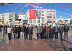 Kilis’te Add Ve Chp Alternatif Çelenk Sundu