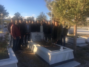 Gençlerden Anlamlı Ziyaret