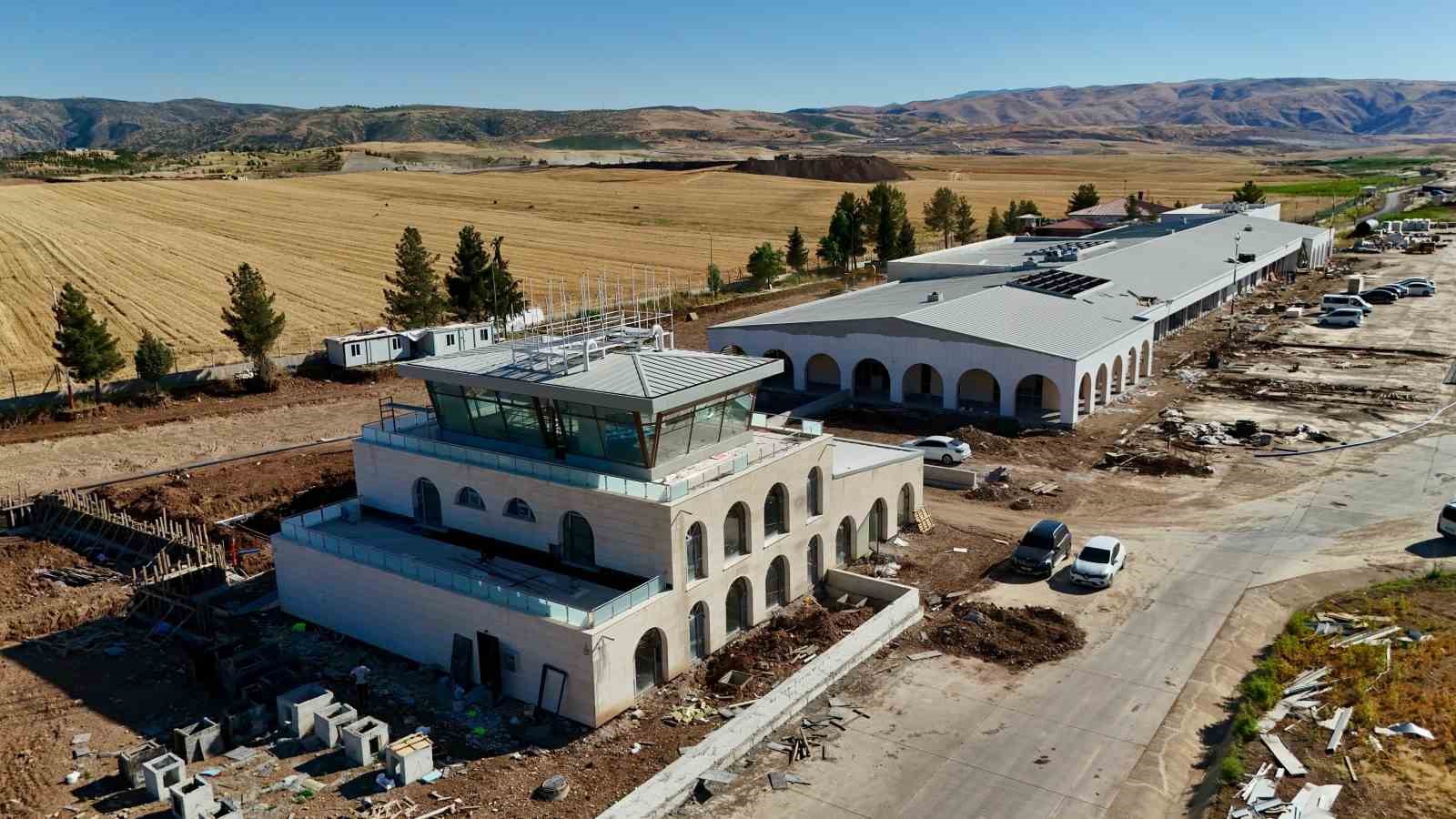 siirt-havalimani-yeni-terminalinde-sona-yaklasildi