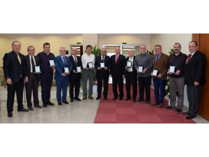 Rektör Gönen’den Hayırseverlere Plaket