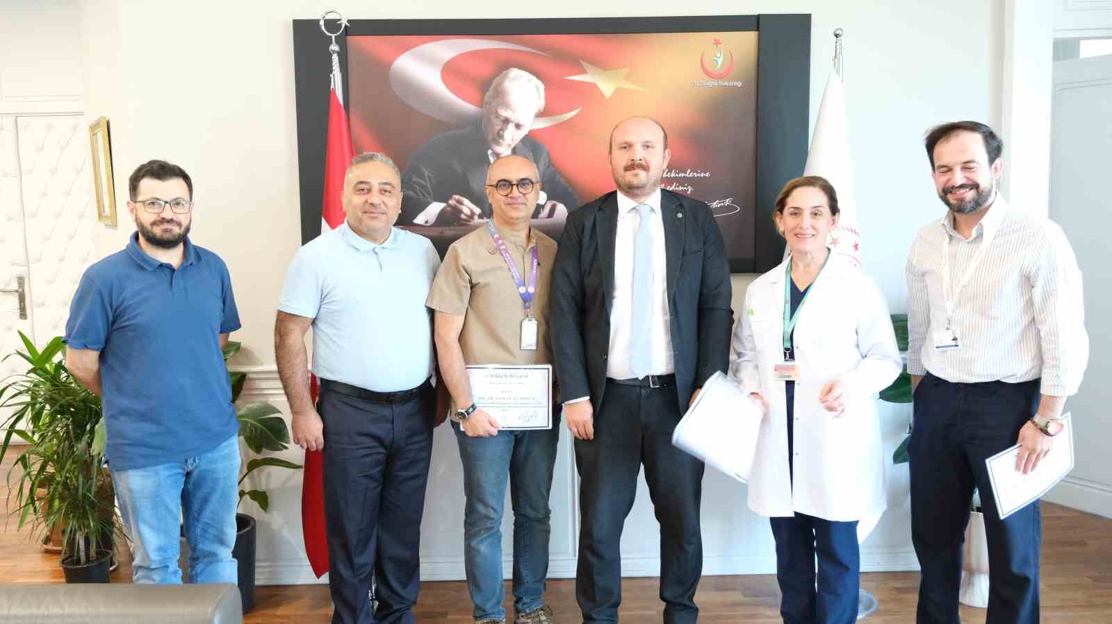 bursa-sehir-hastanesi-nde-anne-karninda-hayat-kurtaran-mudahale
