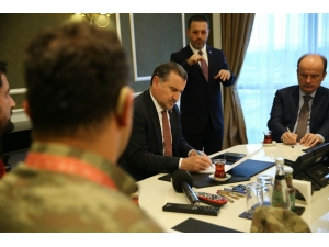 Bakan Osman Aşkın Bak, İşitme Engelli Olimpiyat Şampiyonu Sporcuları Kabul Etti