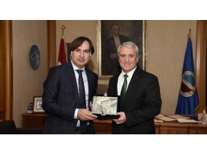 Ytb Başkan Yardımcısı Tömer Konusunda Rektör Gündoğan İle Görüştü