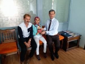 Engelli Yazardan Başkan Süleyman Özkan’a Sürpriz Hediye