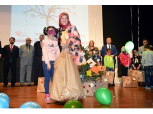 Sakarya’da Sevgi Evlerinde Kalan Çocukları Sevindirdiler