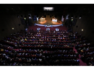 "Arzın Kapısı Kudüs" Programında Salon Dolup Taştı