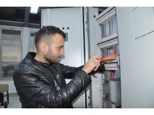 İstifa Edip Hayalindeki İşi Kurdu