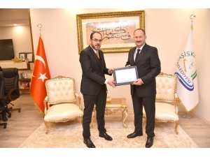 Kaymakam Kantay’dan Başkan Ayaz’a Tebrik