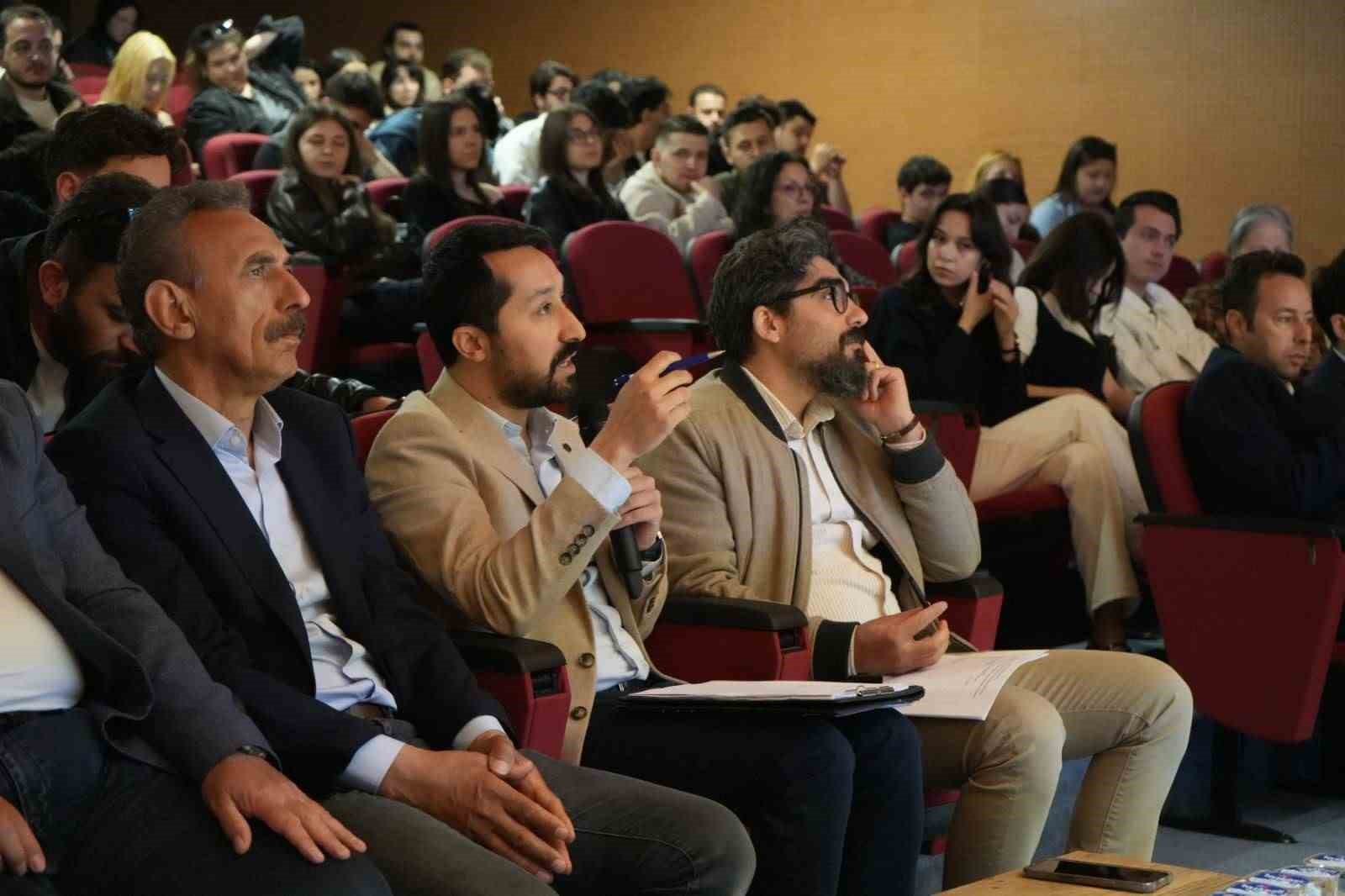 kbu-iletisim-fakultesi-nde-kurmaca-film-gosterimleri-gerceklestirildi
