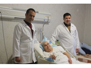 Boynu Kırılan Yaşlı Kadın, 5 Ay Sonra Yürüdü