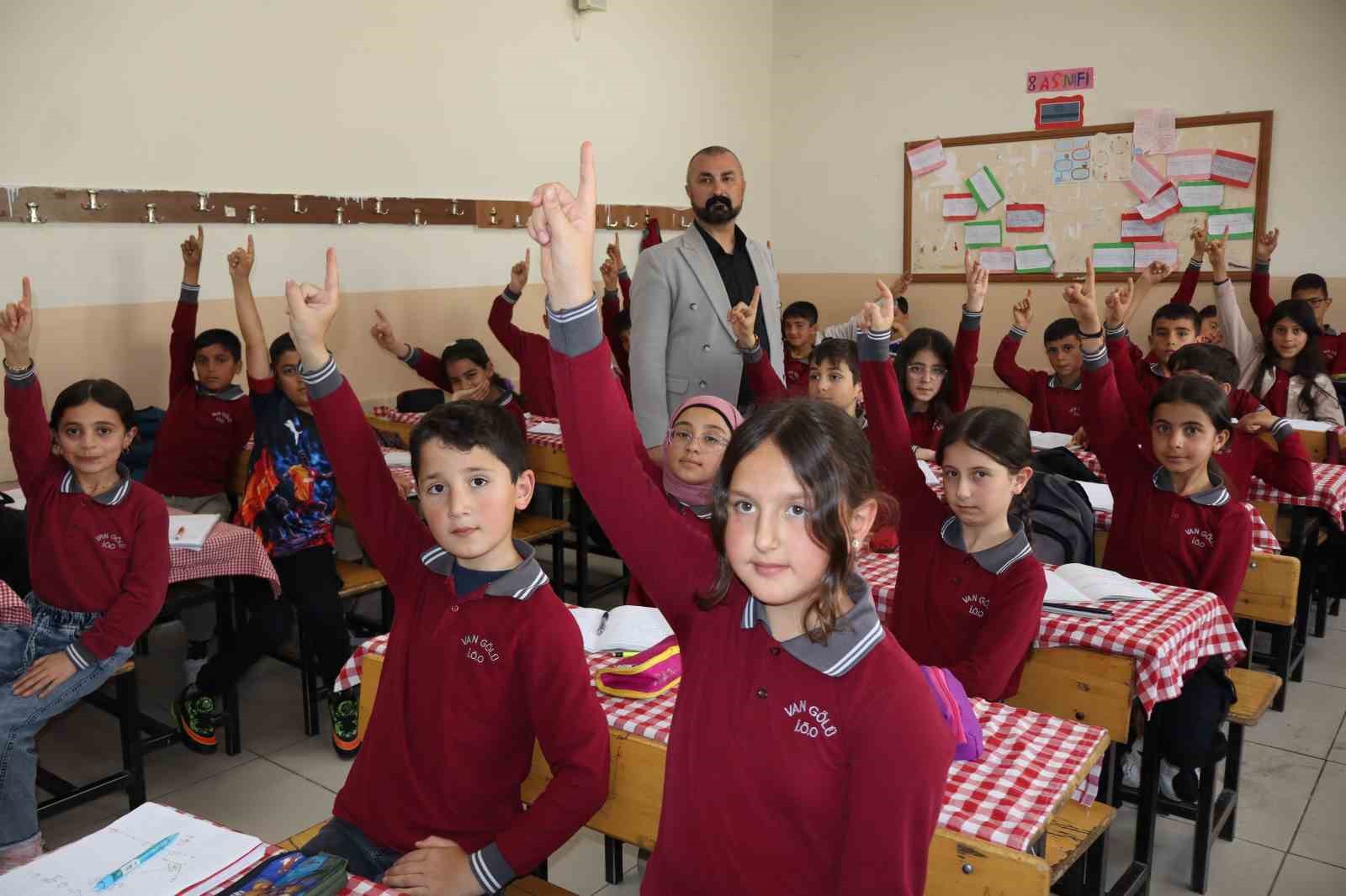 vanli-ogrenciler-matematik-olimpiyatlarinda-dunya-sampiyonu-oldu
