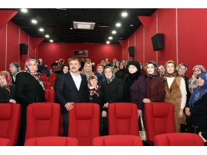 Hayatlarında İlk Kez Sinemaya Gittiler