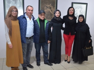 Rekortmen Dönercinin Kızından Karakalem Sergisi