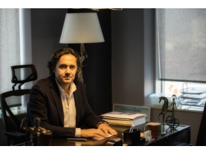 Sarkık Göz Kapağı Yorgunluk Sebebi