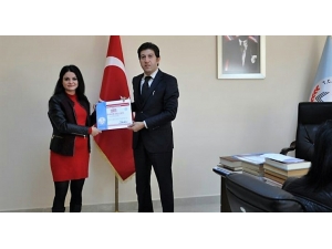 “Dilimiz Kimliğimizdir” Yarışmasında Dereceye Girenlere Ödülleri Verildi