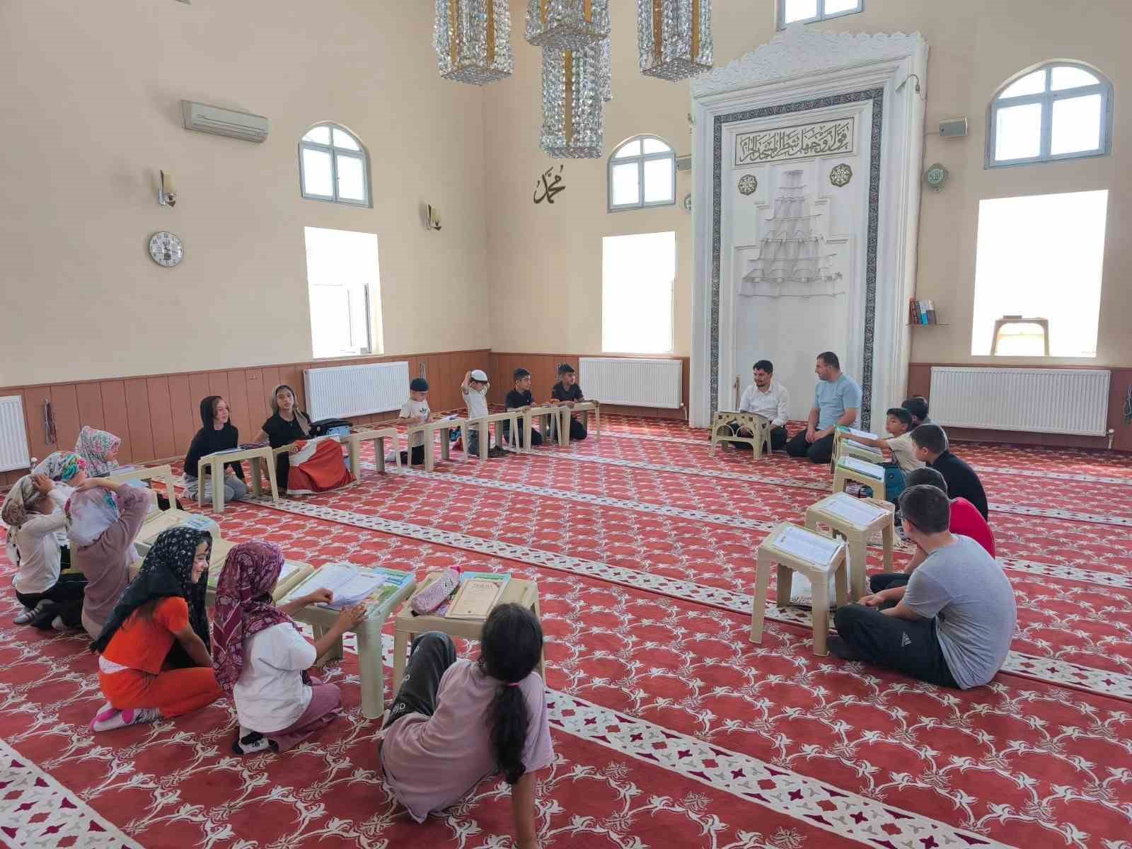 sivrihisar-da-yaz-kur-an-kurslari-heyecani-basladi