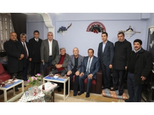 Başkan Karaosmanoğlu: “Kutsallarımıza Saldıranlara Gereken Cevabı Vereceğiz”