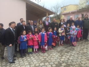 Kırsaldaki Okula Kütüphane Desteği