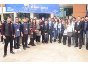 Üniversite Öğrencileri "İşçi Sağlığı Ve İş Güvenliği Kongresine Katıldı