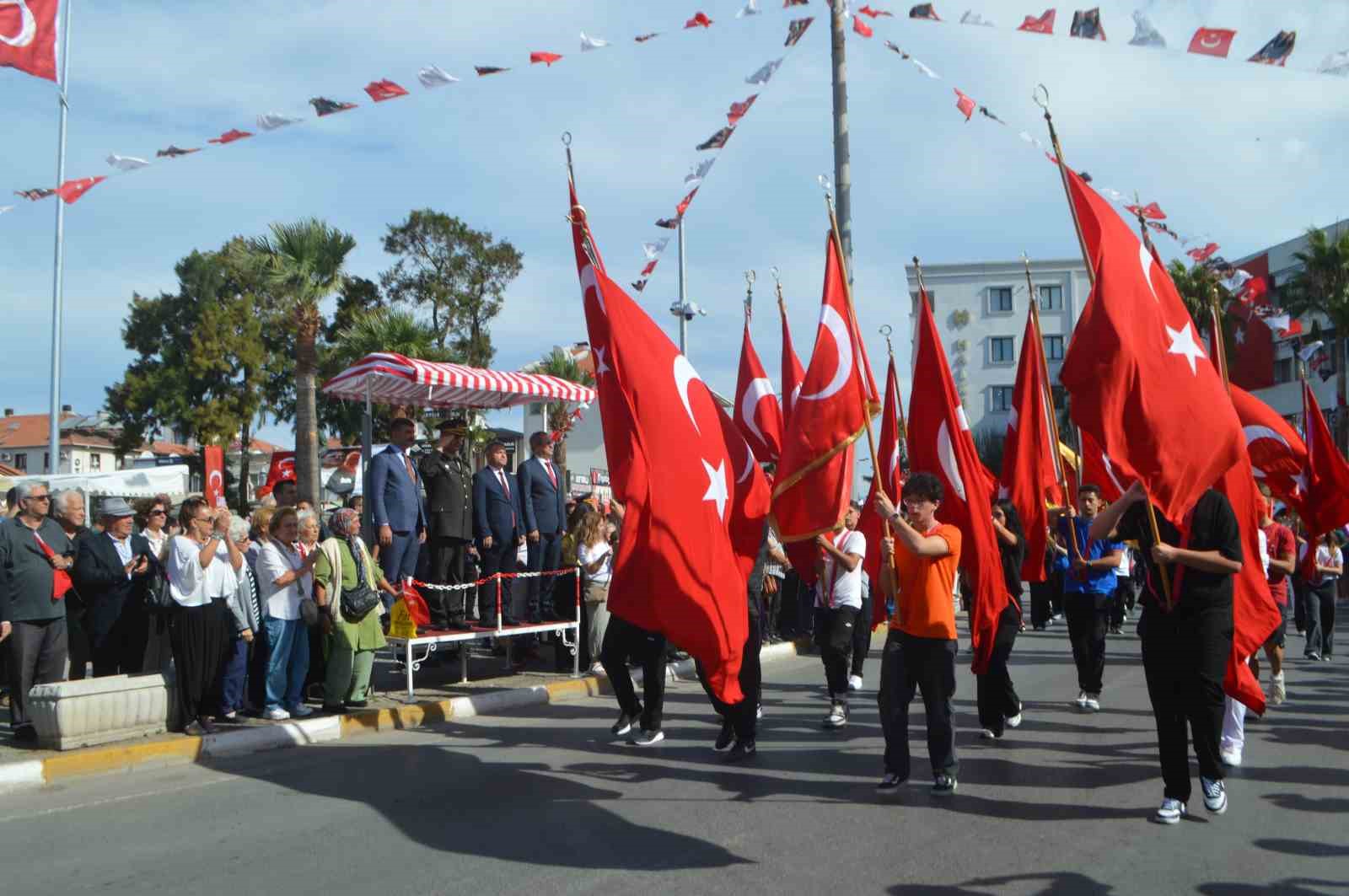 ayvalik-ta-kurtulus-coskusu