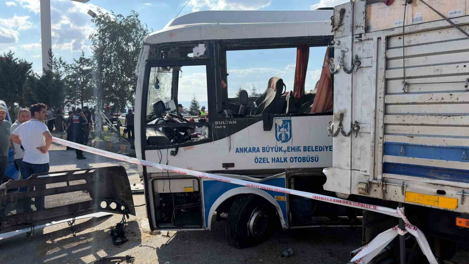 ankara-da-midibus-ile-kamyon-carpisti-1-olu-16-yarali