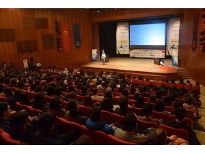 Kişisel Gelişim Zirvesi’17 Akm’de Öğrencilerle Buluştu