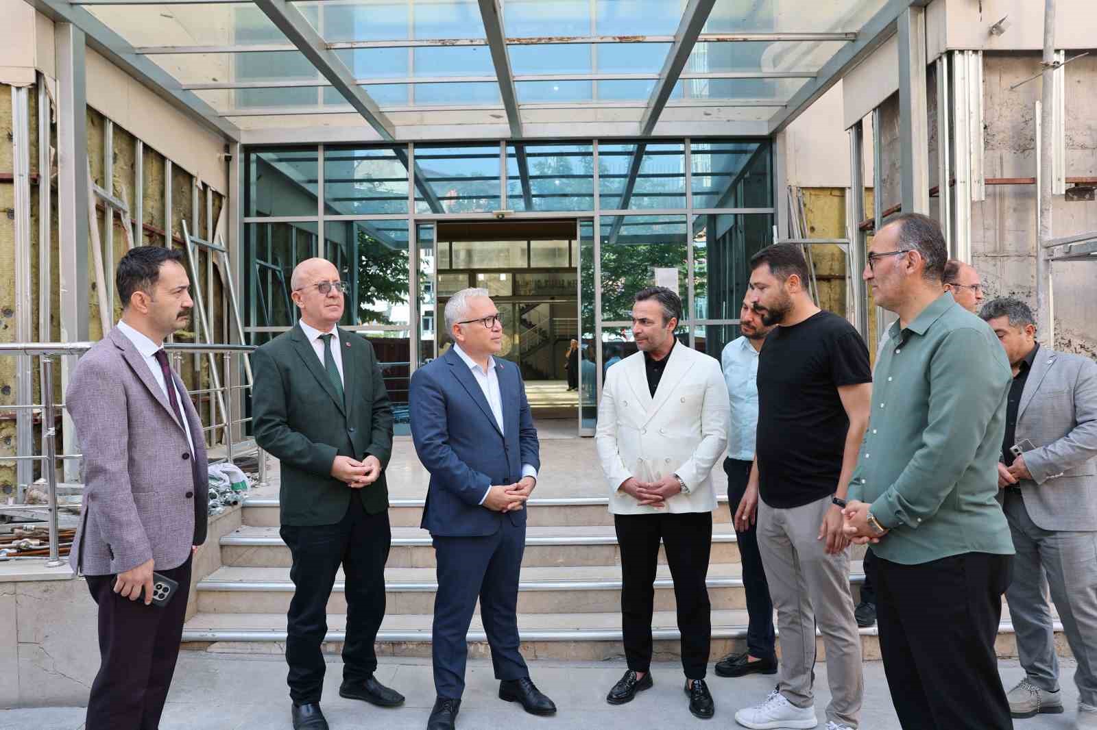 sivas-in-en-buyuk-kutuphanesinde-kapasite-artiriliyor