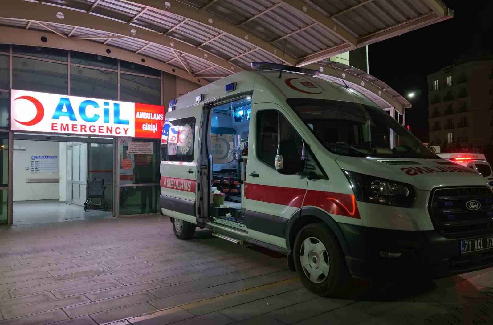 2-arkadasin-agir-yaralandigi-kavganin-sebebi-arac-ticareti-iddiasi-cikti