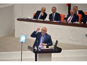 Ak Parti Grup Başkan Vekili Elitaş Kürsüde Chp’nin Dağıttığı Belgeleri Yırttı