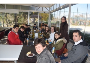 Gerçek Dostluk Engel Tanımaz