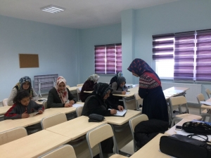 Gürpınarlı Kadınlar İçin Okuma Yazma Kursu