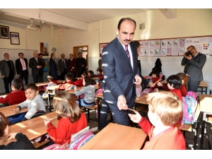 Konya’da Öğrenciler Doğa Ve Temizlik İçin Yürüdü