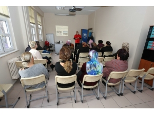 Akut’tan Kadınlara Deprem Semineri