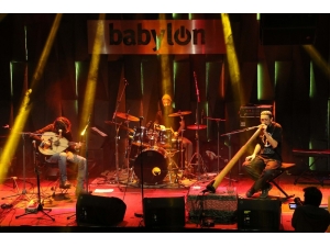 Mülteci Müzisyenler Dünya Barışı İçin Sahne Aldı