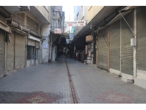 Vatandaşlardan Esnafların İş Yerlerini Geç Açmasına Tepki