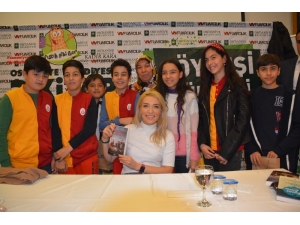 Uğurluel Ve Özgen Okurlarıyla Buluştu