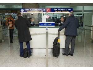 “2018’de Uygulanacak Pasaport Zammı Kuyruk Oluşturabilir”