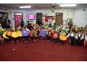 Minikler Tutum Yatırım Ve Türk Malları Haftasını Kutladı