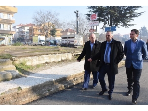 Rasim Betir Caddesinde Asfalt Sonrası Çizgiler Çekiliyor