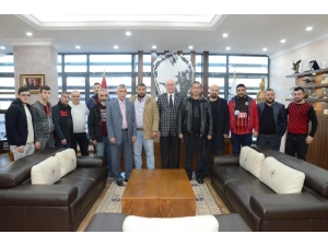 Efeler Başkan Kurt’u Ziyaret Etti