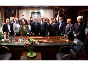 Chp Tepebaşı İlçe Başkanlığı Yöneticileri Başkan Ataç’ı Ziyaret Etti