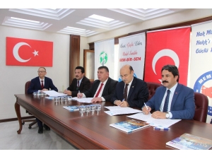 Seyitgazi Sözleşme İmza Törenine Ev Sahipliği Yaptı