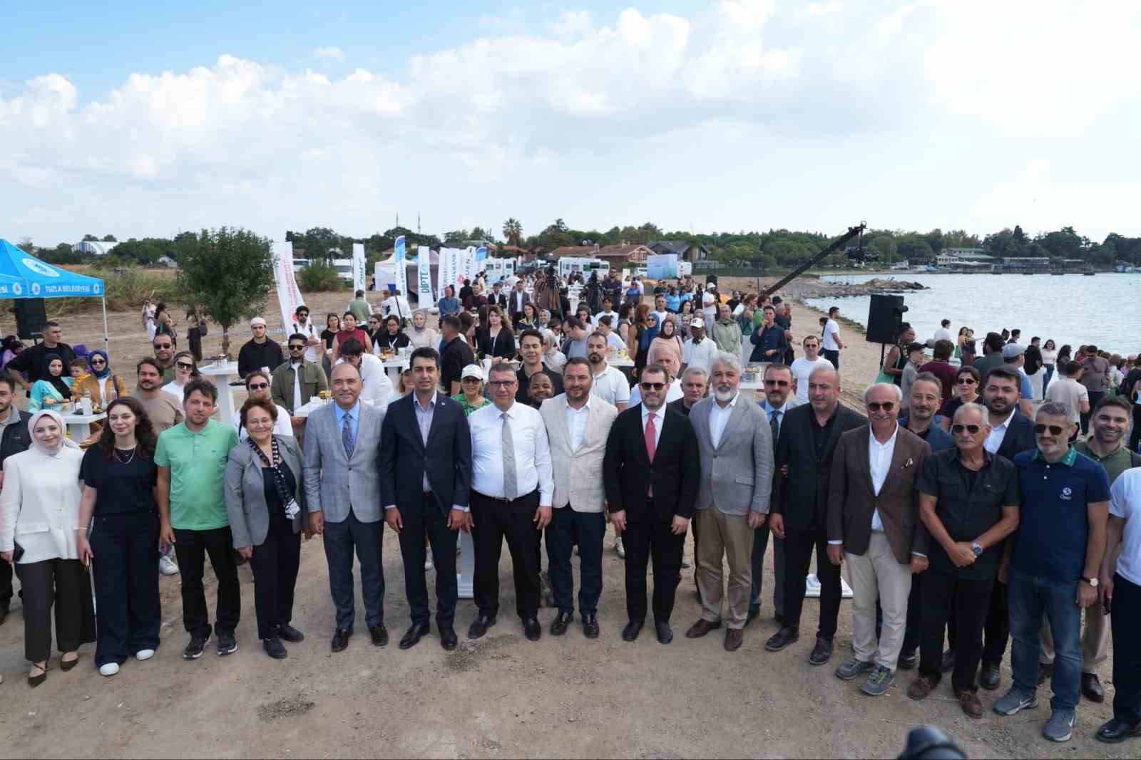 marmara-denizi-ne-nefes-olacak-dipte-iz-deniz-cayirlari-projesi-tuzla-da-tanitildi