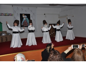 Minik Öğrenciler Mevlana Haftasını Kutladı