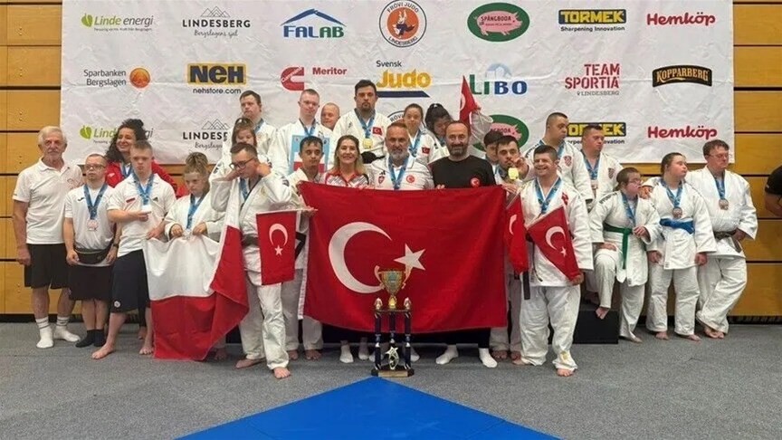 bakan-bak-tan-down-judo-milli-takimina-tebrik