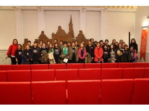 Gkv’li Minik Ressamlar Görme Engelli Ressamın Dünyasında