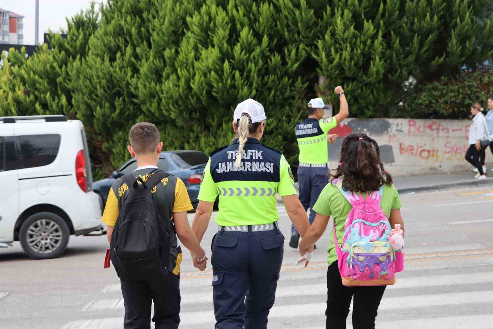 ankara-il-jandarma-komutanligi-yeni-egitim-ogretim-yilinda-tedbirleri-aldi